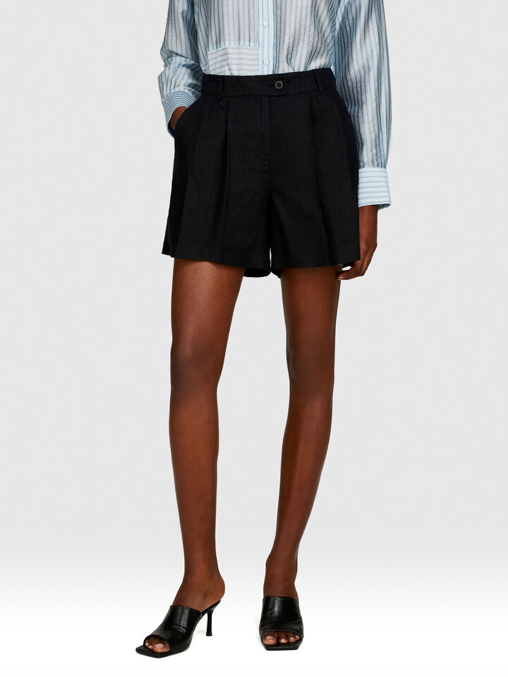 100% linen shorts - women's shorts - Black | Sisley image number 4